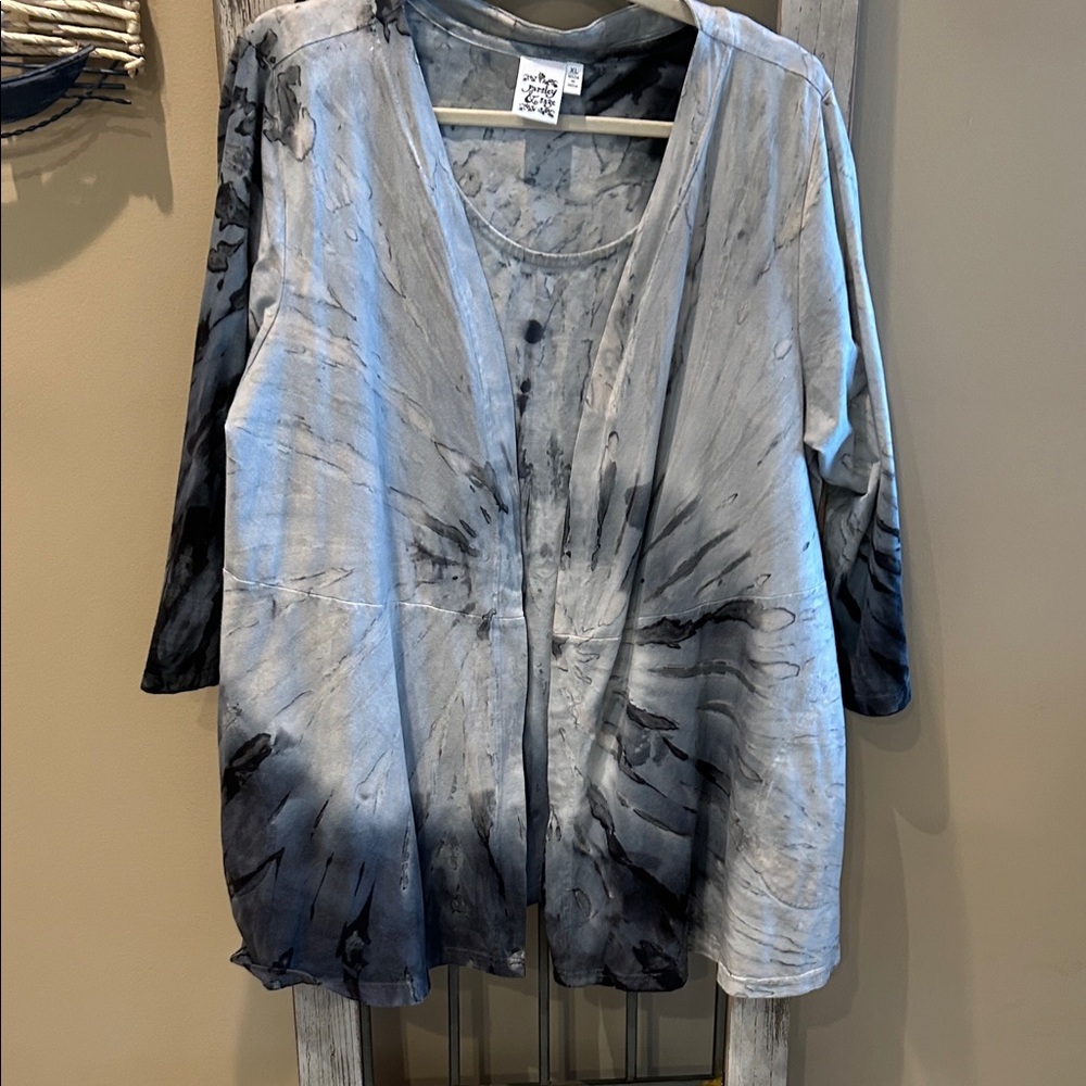 Parsley & Sage Gray and Black Tie-Dye 2 piece set
